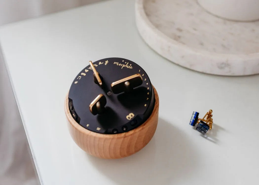 How can a screen-free device help your family's bedtime routine?