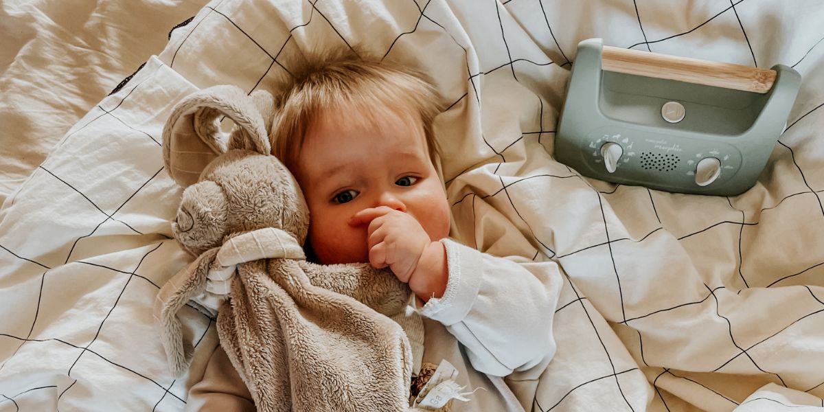 How to Introduce a Screen-free Calming Device Without Losing Familiar Bedtime Comforts